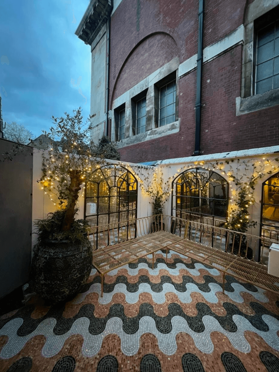 Chiswick Courtyards, image 1