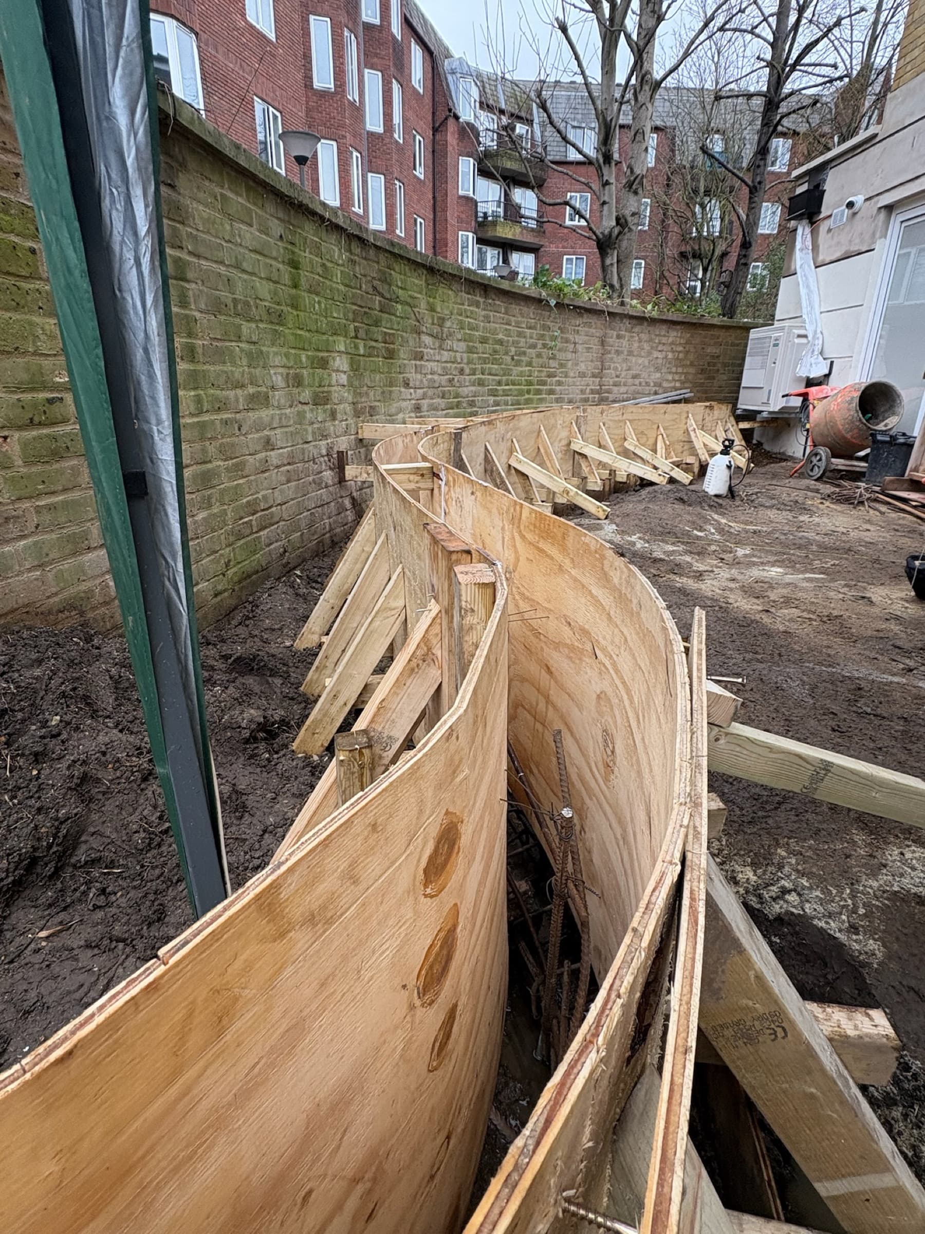 Curved Courtyard, image 1